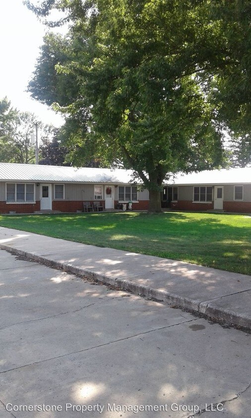 Primary Photo - 704 4th St