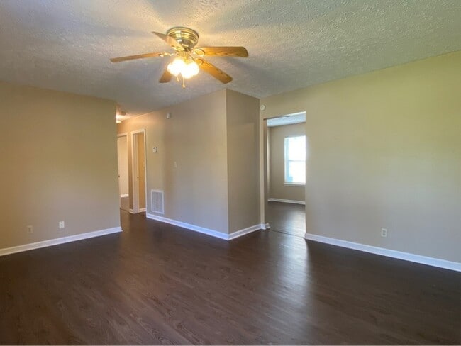 Building Photo - 309 Bumpus Mill Rd
