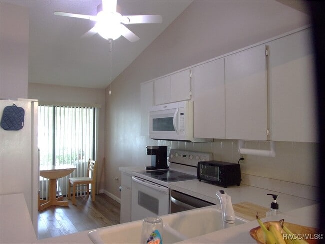 Building Photo - 470 Siesta Terrace