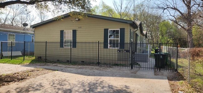 Building Photo - 6519 De Priest St