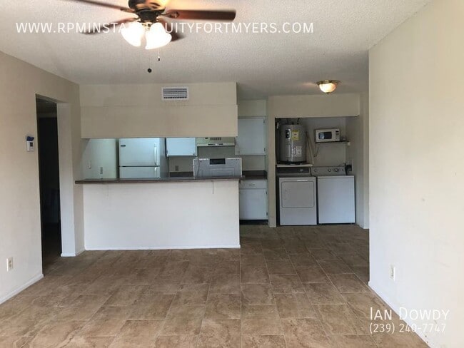 Building Photo - 5323 Summerlin Rd