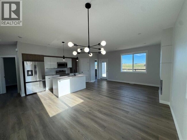 Photo du bâtiment - 10238-10128 128 Ave