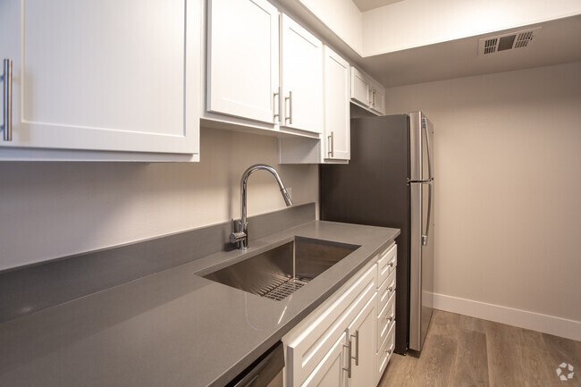 1BR, 1BA-725 SF - Whitsett Apartments