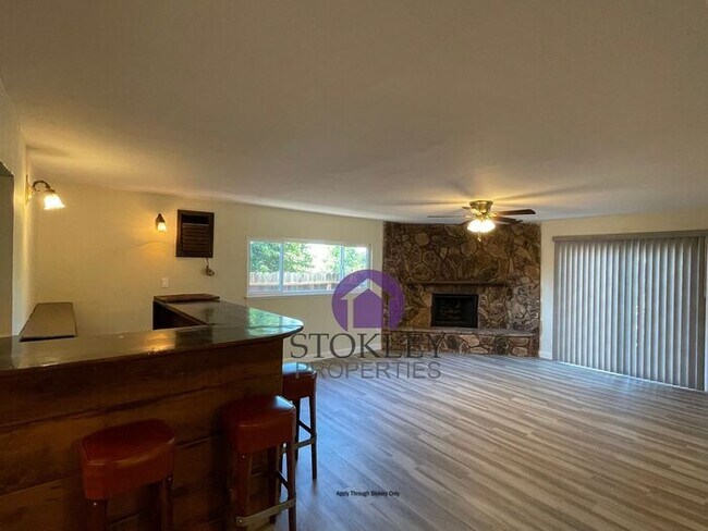 Foto del edificio - Stokley Properties Presents 1668 Roseland ...