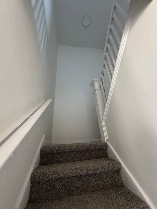 Building Photo - 3 Bedroom. Fully remodeled,  Close to I-77 and downtown Statesville.