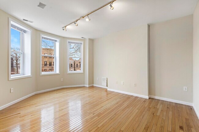 Building Photo - 441 Gregory Ave
