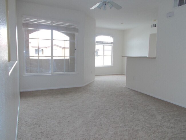 Building Photo - Precious Gem at Sedona on the Blvd!