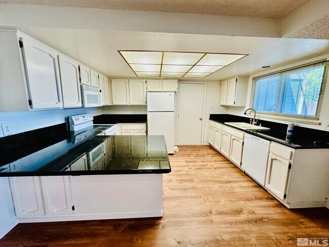 Building Photo - 7683 Armin Cir