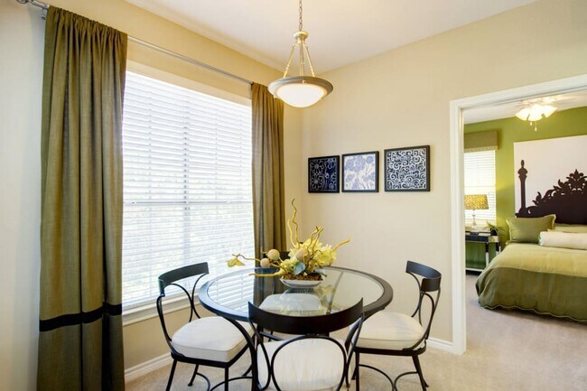 Foto del edificio - 11266 Taylor Draper Ln