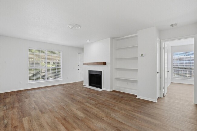 Foto del edificio - 1860 White Oak Dr