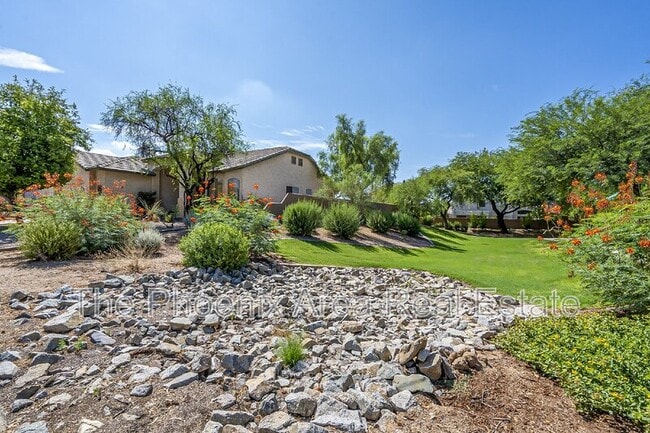 Building Photo - 7237 E Gallego Ln