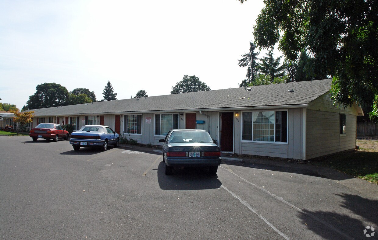 Building Photo - 568-598 Ford St SE