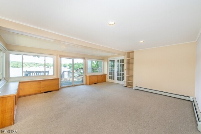 Foto del edificio - 21 E Shore Rd