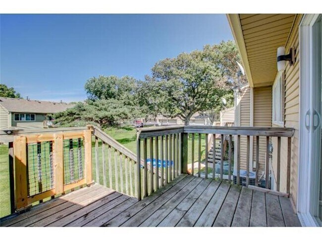 Foto del edificio - Updated Townhome in Coon Rapids!!  3bed/2bath