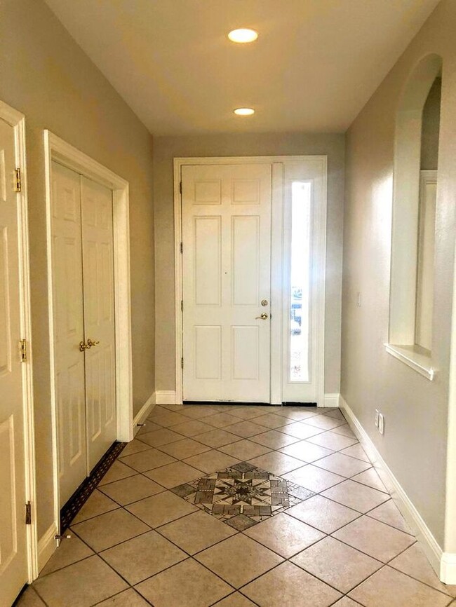 Building Photo - 5143 Adamstowne Way