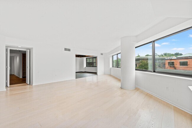 Foto del edificio - 1015 33rd St NW