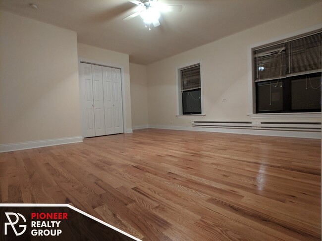 Foto del edificio - 813 W Cornelia Ave