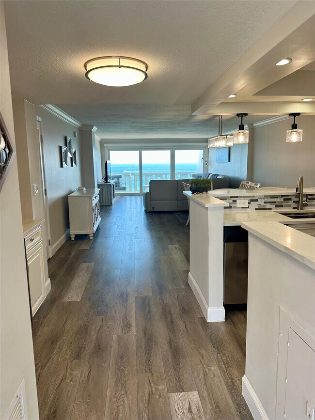 Foto del edificio - 1012 N Ocean Blvd