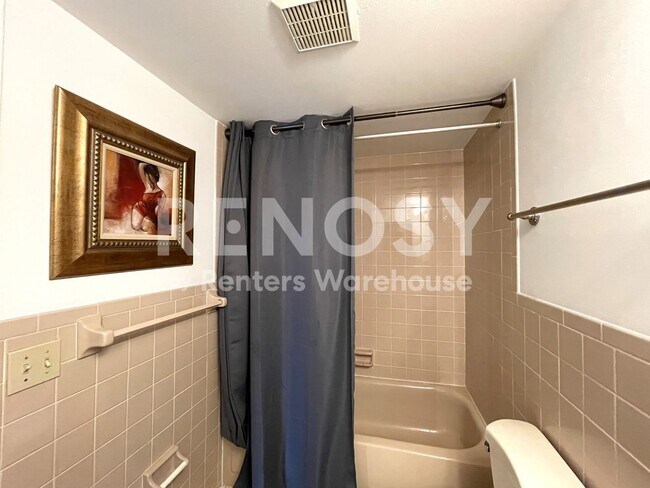 Foto del edificio - Top Of The World - 3rd Floor, Furnished 1 Bed/1 Bath Condo For Long Term