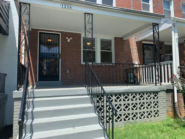 Foto del edificio - 1326 Holbrook Street, NE