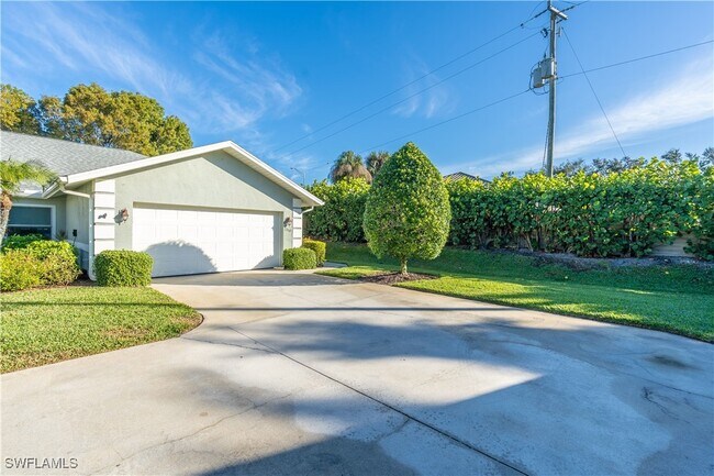 Foto del edificio - 1704 Royal Cir