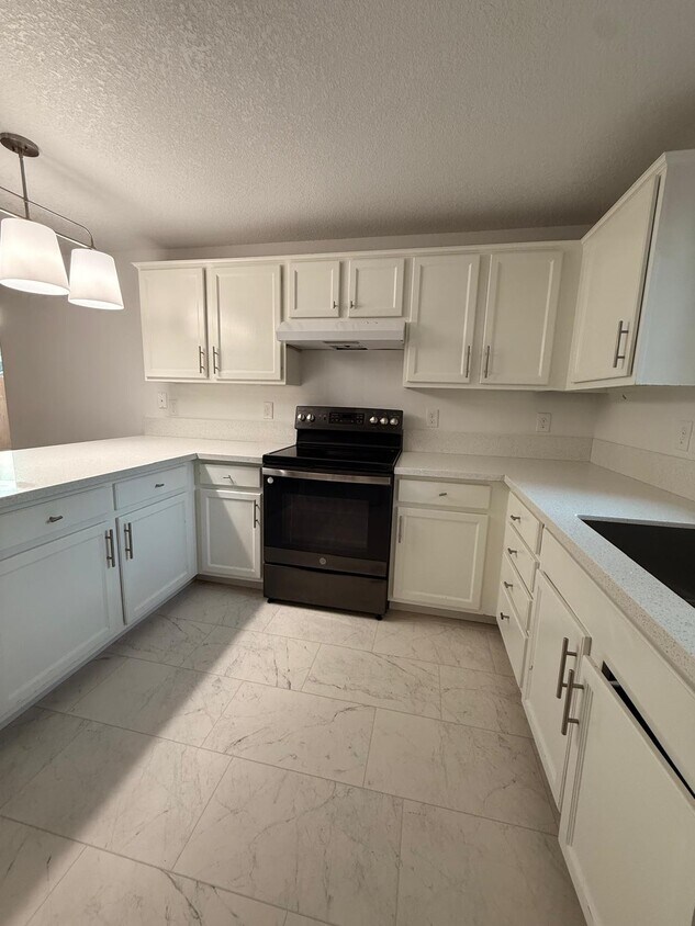 Building Photo - 1123 W 31st St