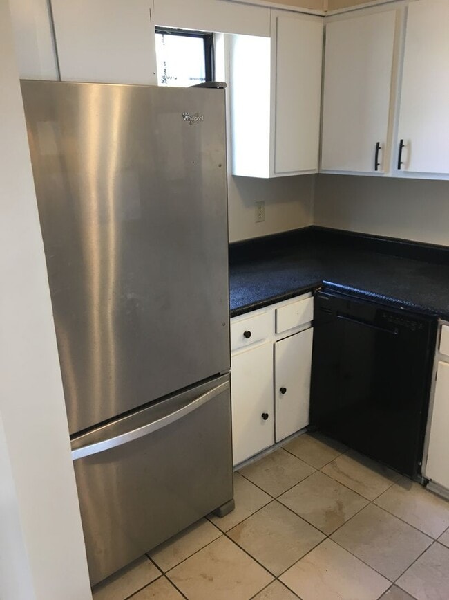 Building Photo - 2 Bedroom 2.5 Bath Townhome in Spicewood Townhome Community