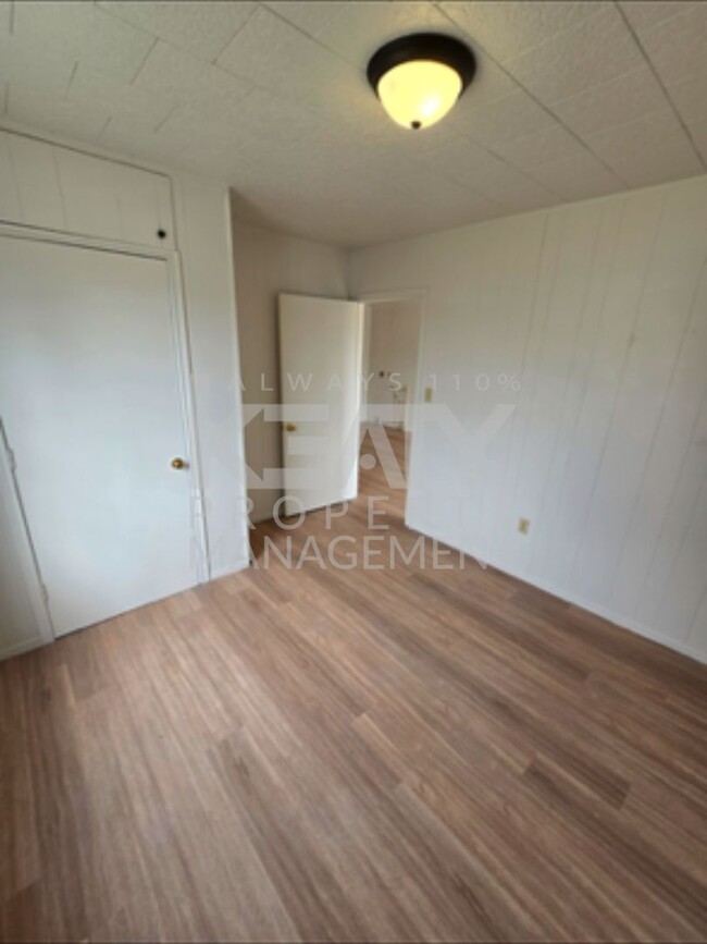 Foto del edificio - 2 bedroom, 1 bathroom Apartment Available ...