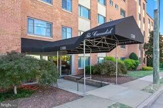 Building Photo - 1300 S Arlington Ridge Rd