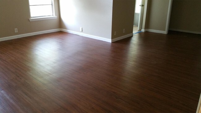 Foto del edificio - 523 S Travis St