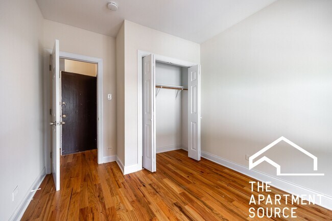 Foto del edificio - 957 W Cornelia Ave