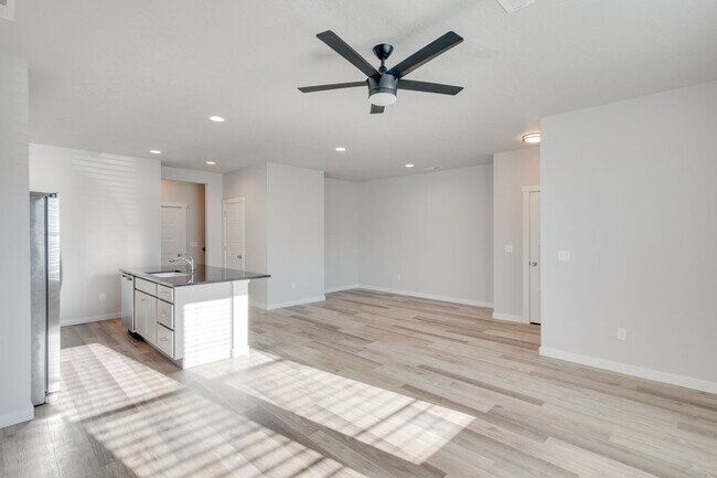 Foto del edificio - Modern Townhome ready for you today!