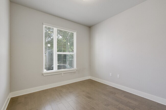 1st Floor Bedroom - 1909 Cleese Dr