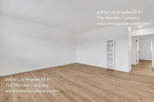 Foto del edificio - 468-72 W Los Angeles Dr
