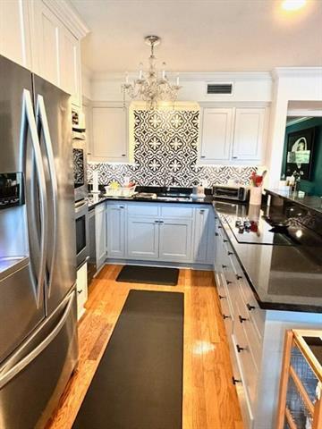 Foto del edificio - 6112 Averill Way