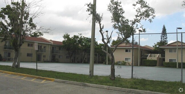Lakeside At Tamarac Apartments Tamarac, FL