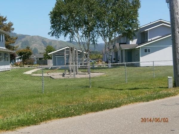 Building Photo - 821 E Division St