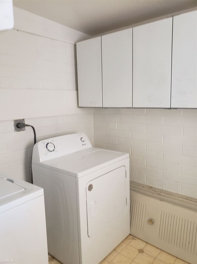 Building Photo - 2 br, 1 bath House - 13239 S Laredo Rd A
