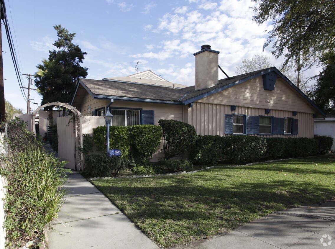 Primary Photo - 6722 Whitsett Ave