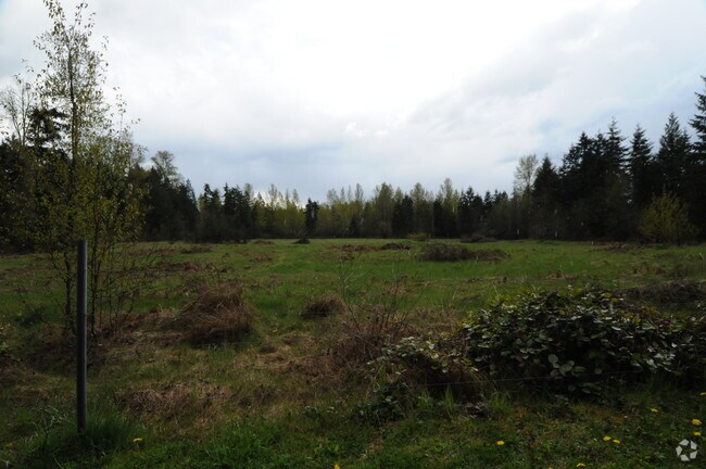 Building Photo - Country Green Estates MHP
