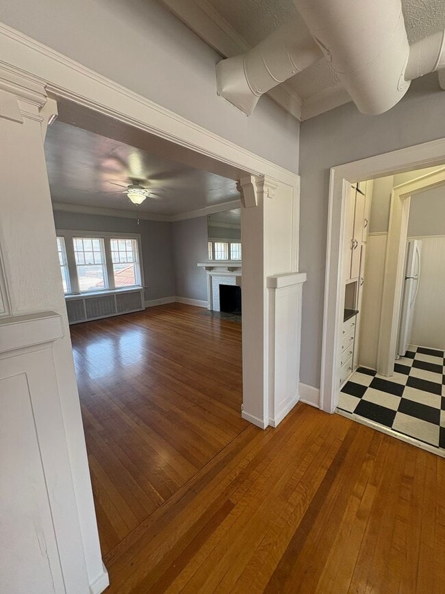 Building Photo - 307 S 39th St