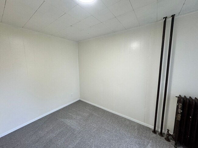 Foto del edificio - A Charming 2 Bed Updated Unit Available NOW!