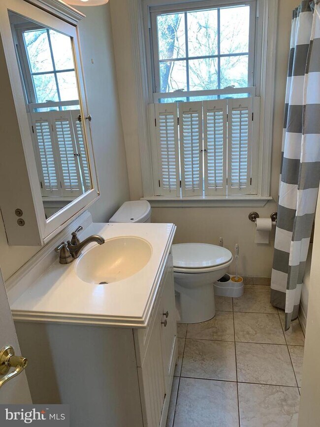 Foto del edificio - 976 Fairmount Ave