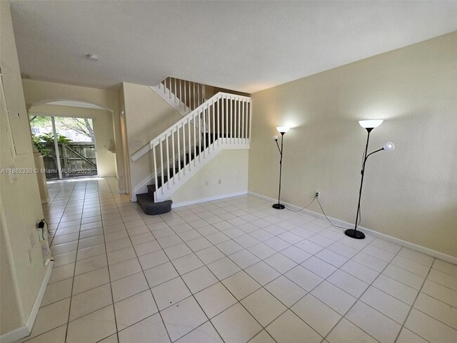 Building Photo - 2610 SE 14th Ave