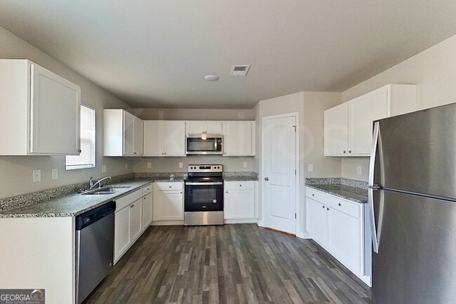 Building Photo - 828 Dove Tree Ln