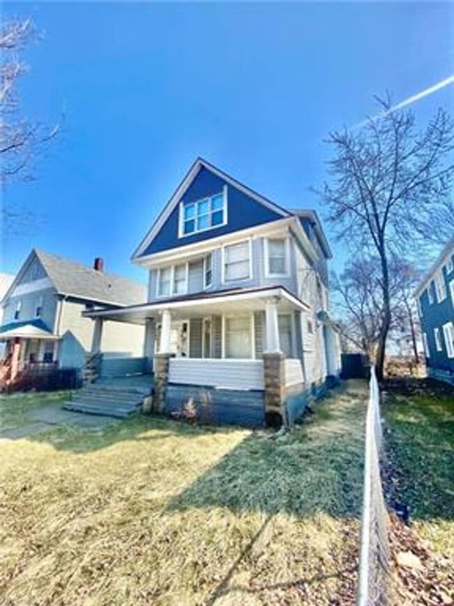 Building Photo - 2109 W 98th St