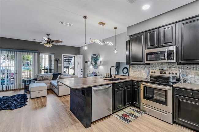 Building Photo - Condo Available Now