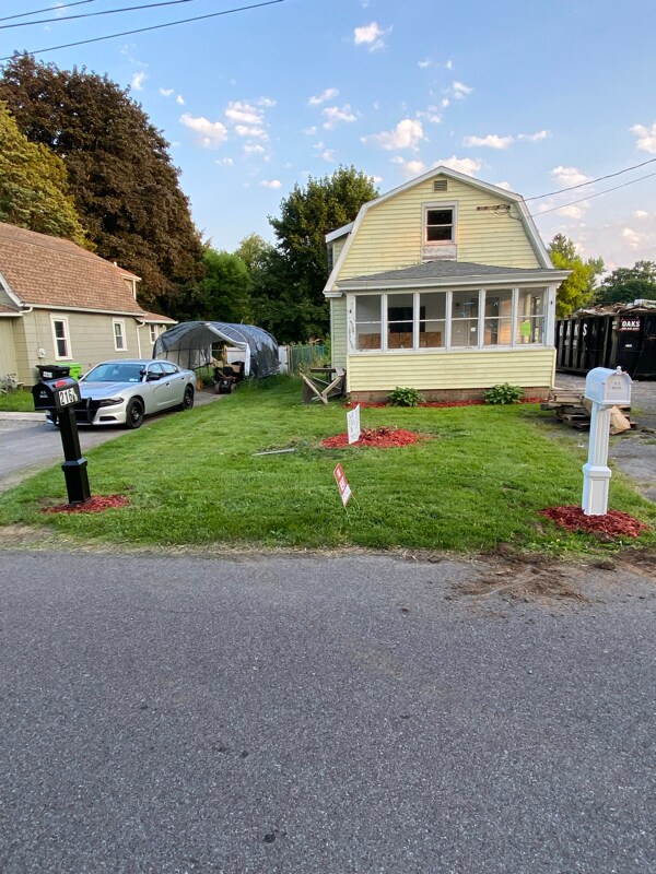 Primary Photo - 216 1/2 Earl Ave