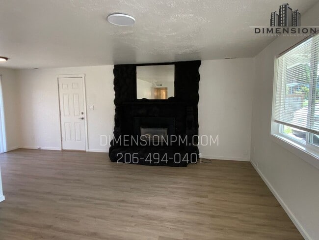 Building Photo - Modern 3-Bed, 1-Bath Home in Federal Way
