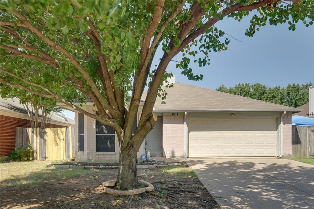 7014 Stetter Dr, Arlington, TX 76001 House Rental in Arlington, TX